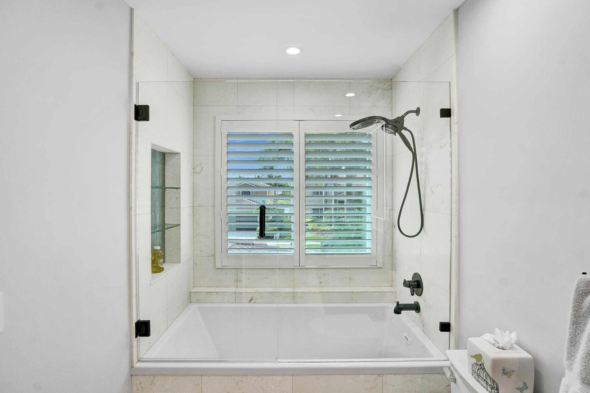 1649 Victoria Pointe Cir