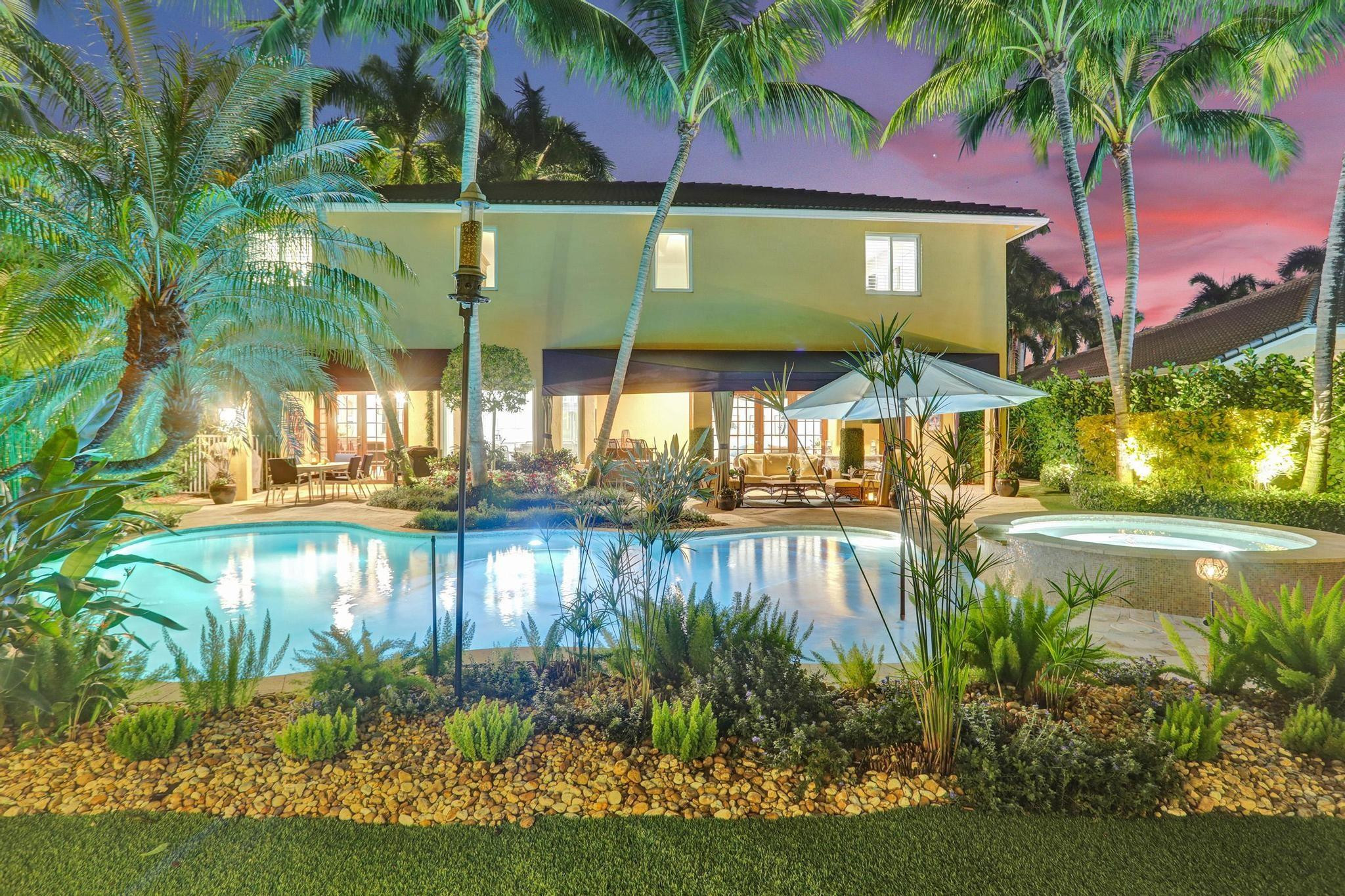 1649 Victoria Pointe Cir