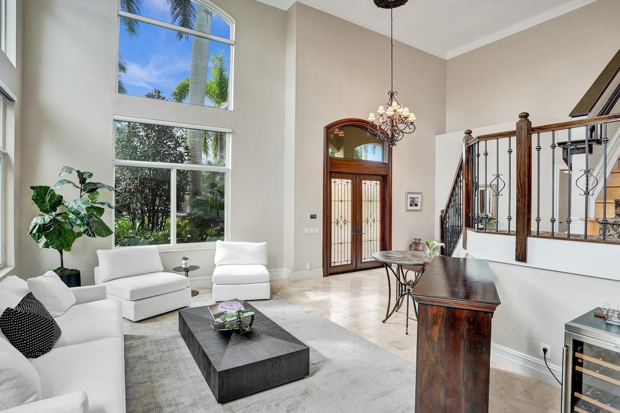 1649 Victoria Pointe Cir