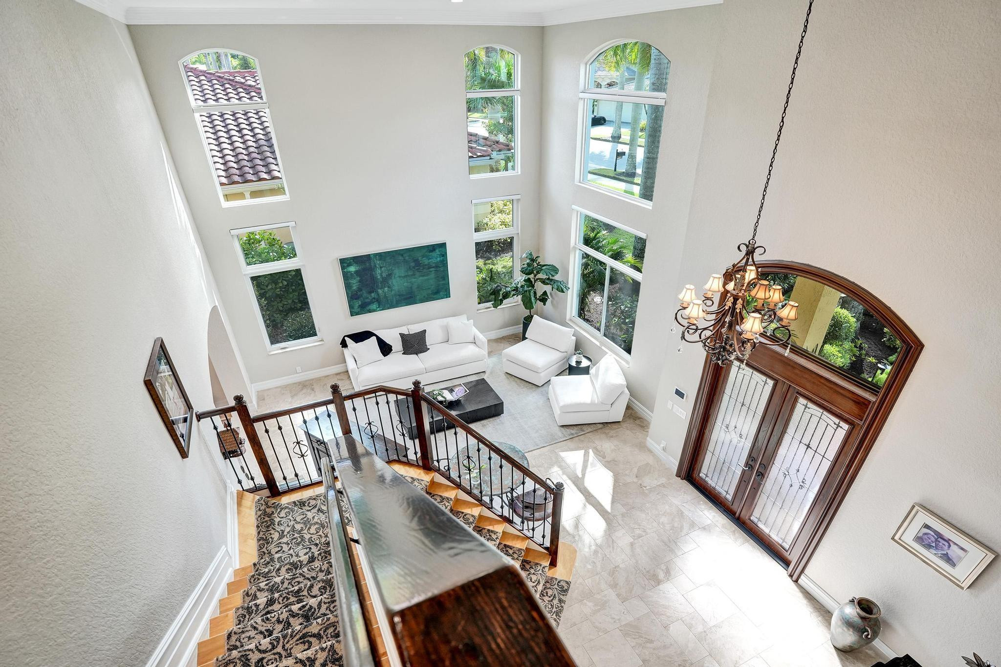 1649 Victoria Pointe Cir