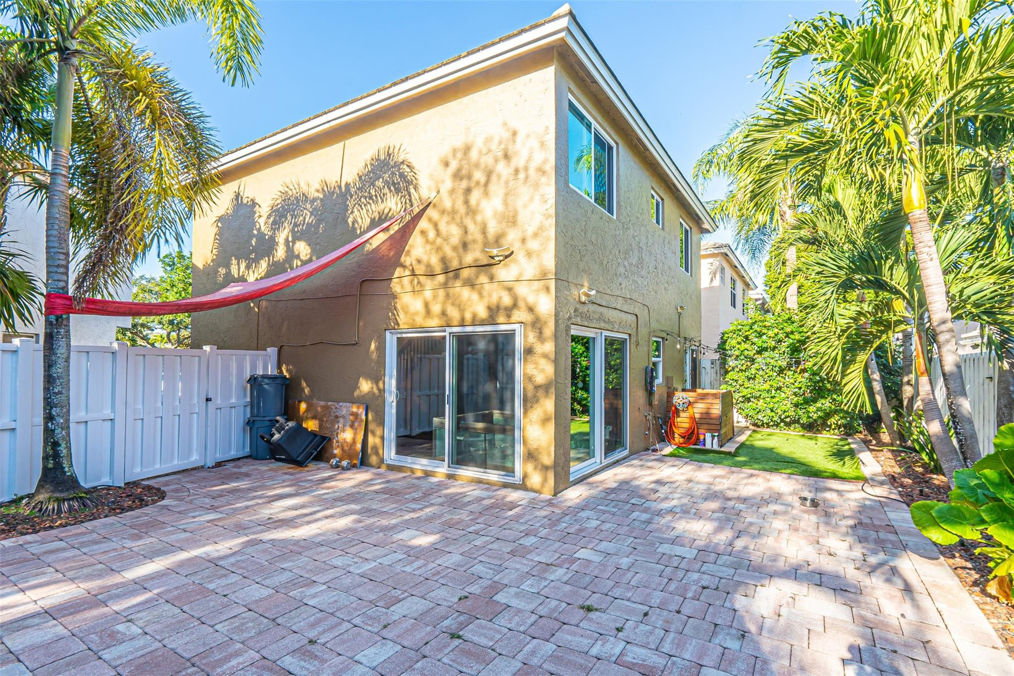 9880 NW 2nd Street, Plantation
