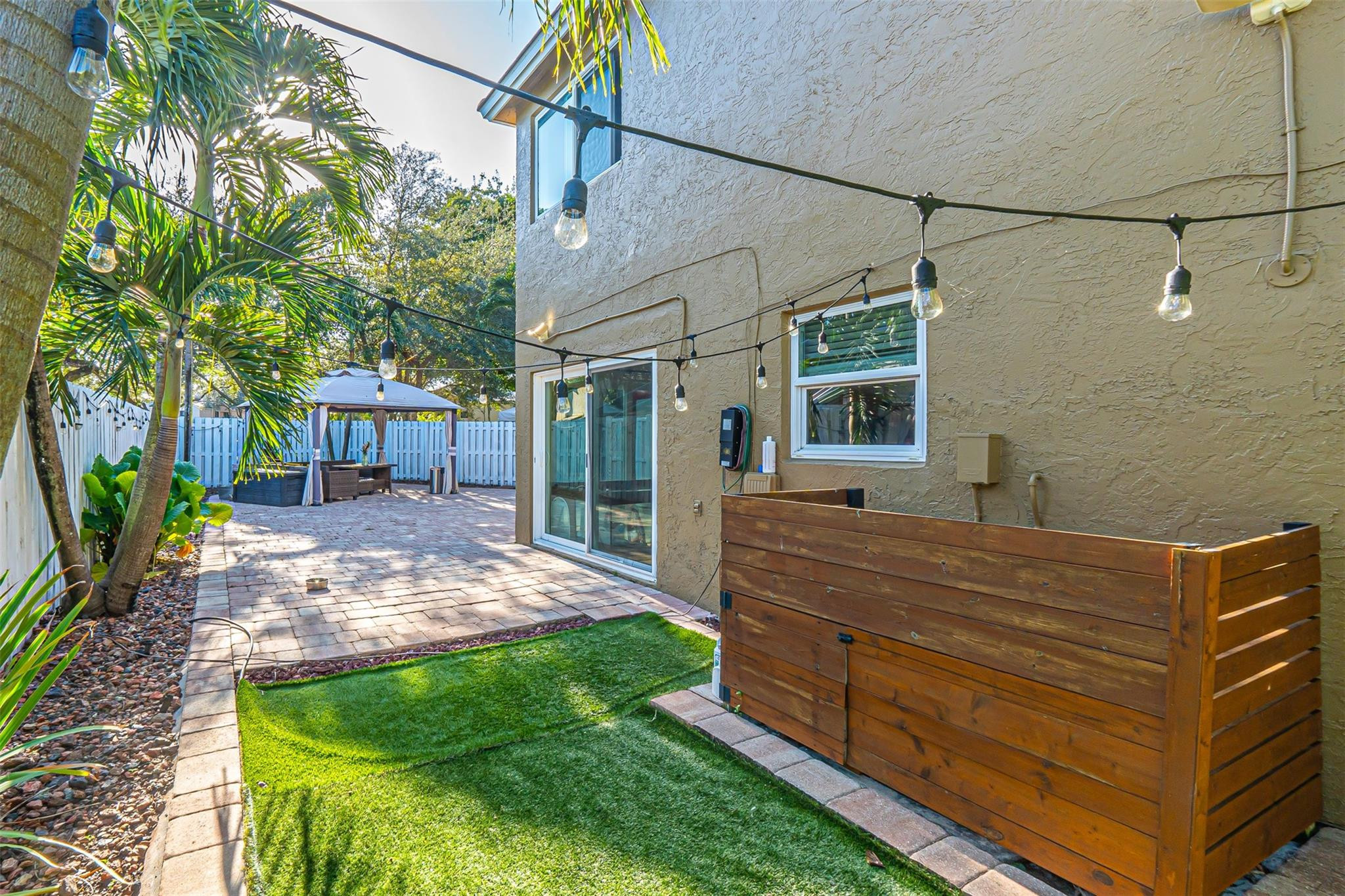 9880 NW 2nd Street, Plantation