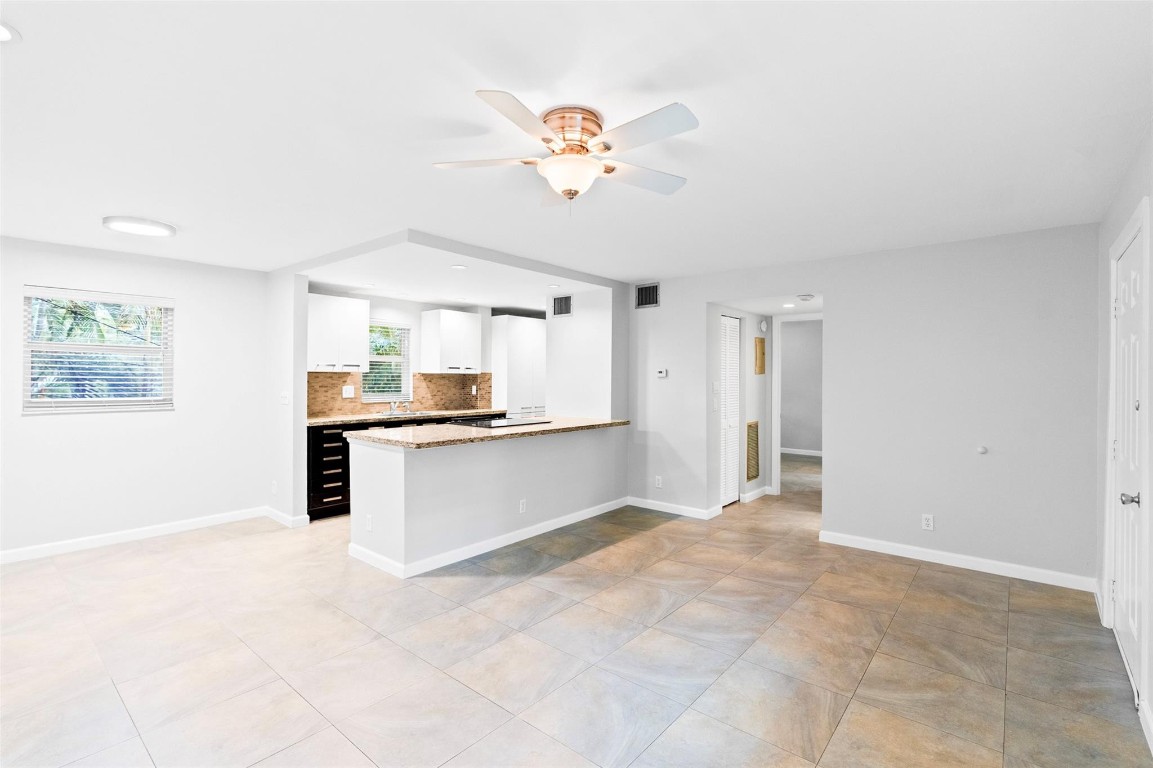 1826 N Dixie Hwy 206