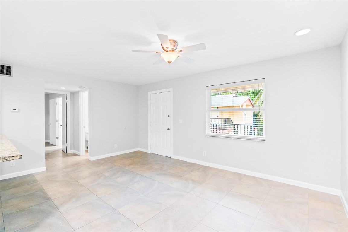 1826 N Dixie Hwy 206