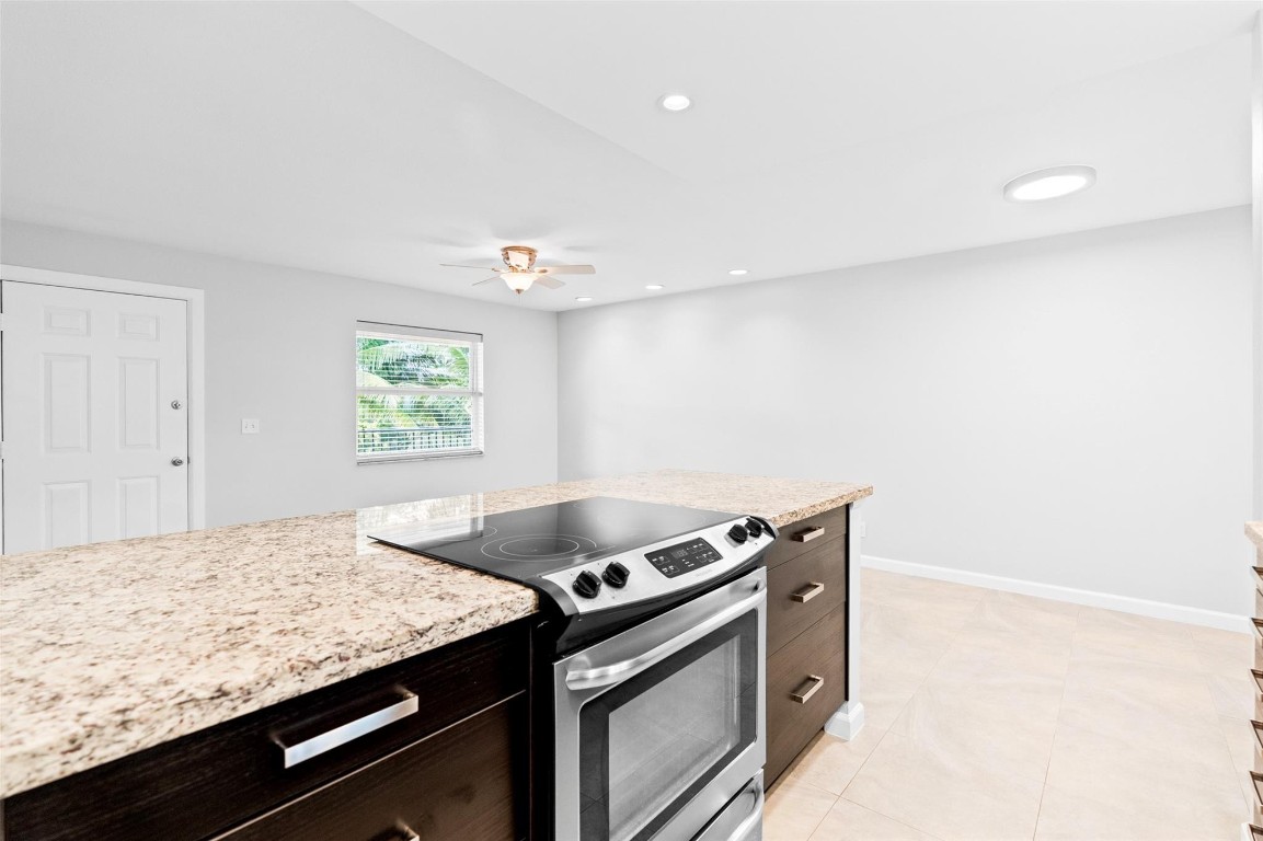 1826 N Dixie Hwy 206