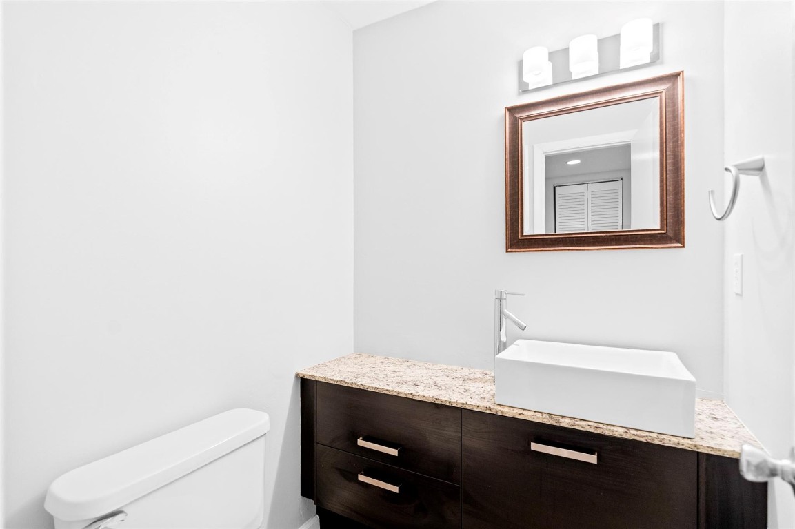 1826 N Dixie Hwy 206