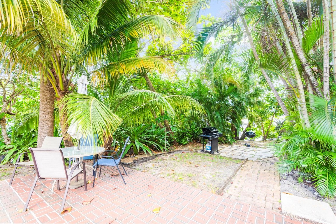 1826 N Dixie Hwy 206