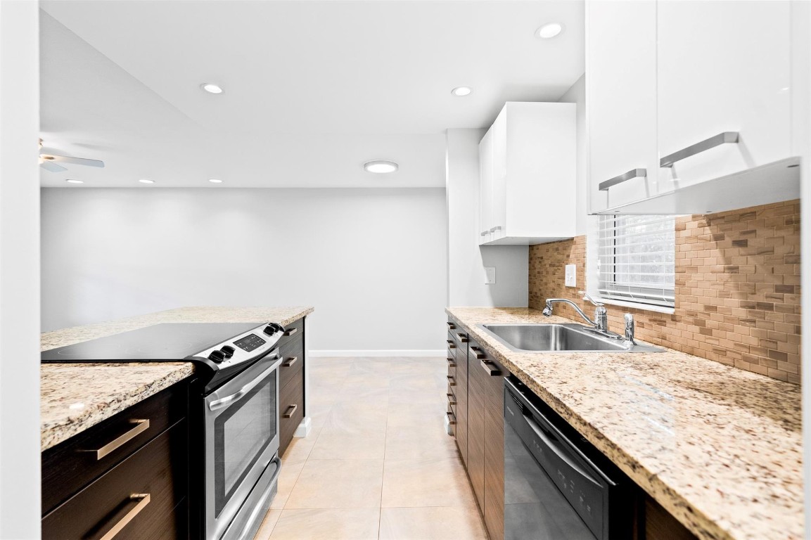 1826 N Dixie Hwy 206