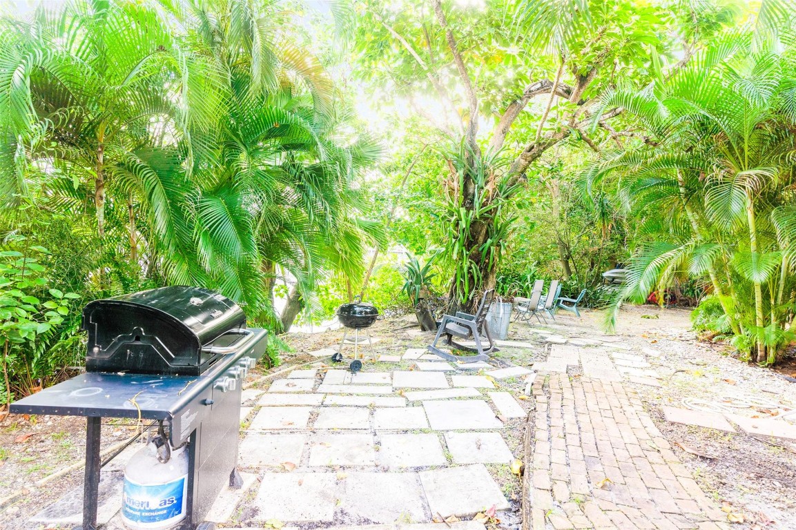 1826 N Dixie Hwy 206