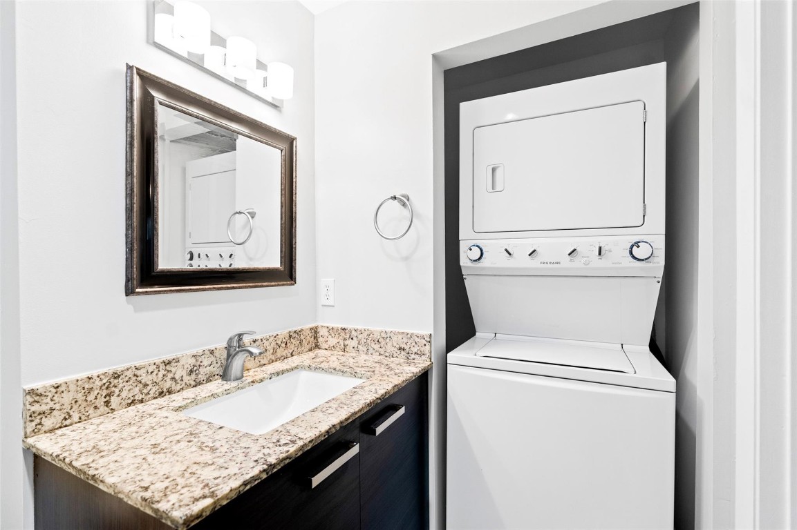 1826 N Dixie Hwy 206