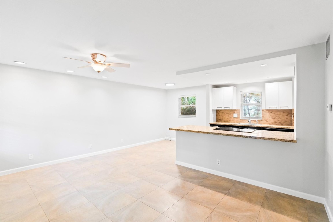 1826 N Dixie Hwy 206