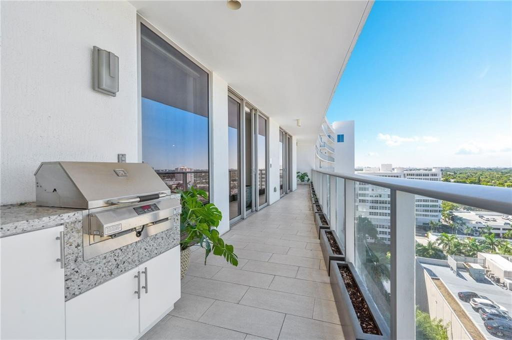 1180 N Federal Hwy 1203