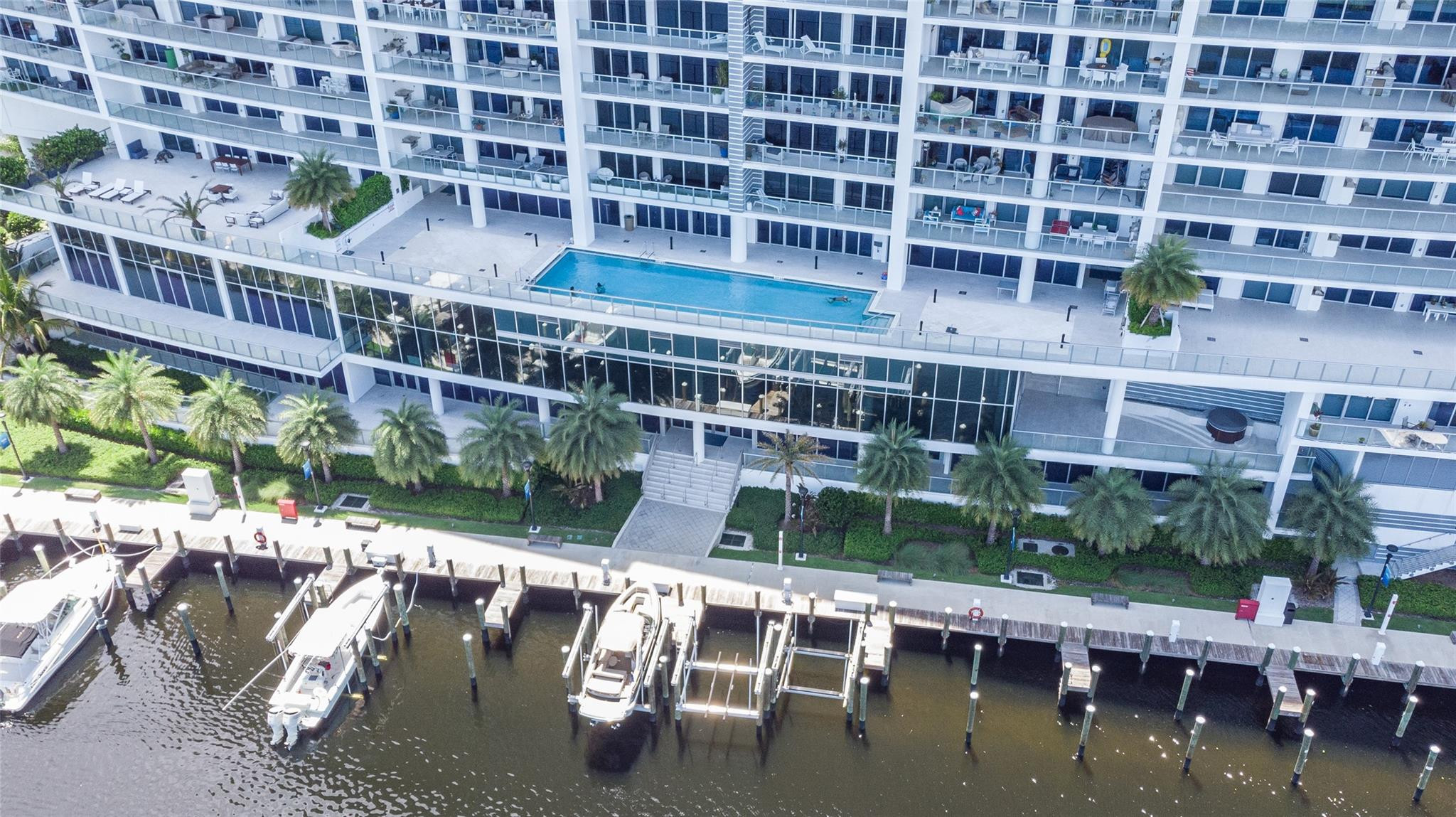 1180 N Federal Hwy 1203