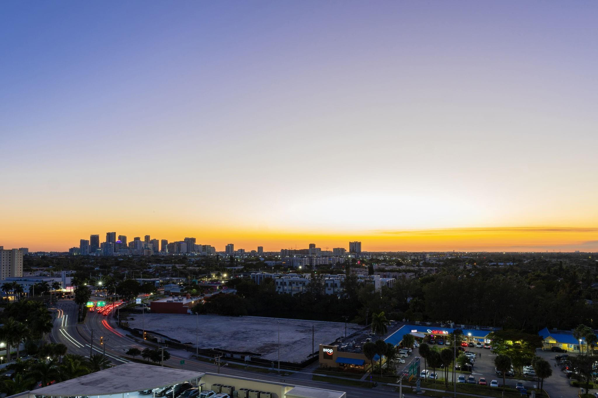 1180 N Federal Hwy 1203