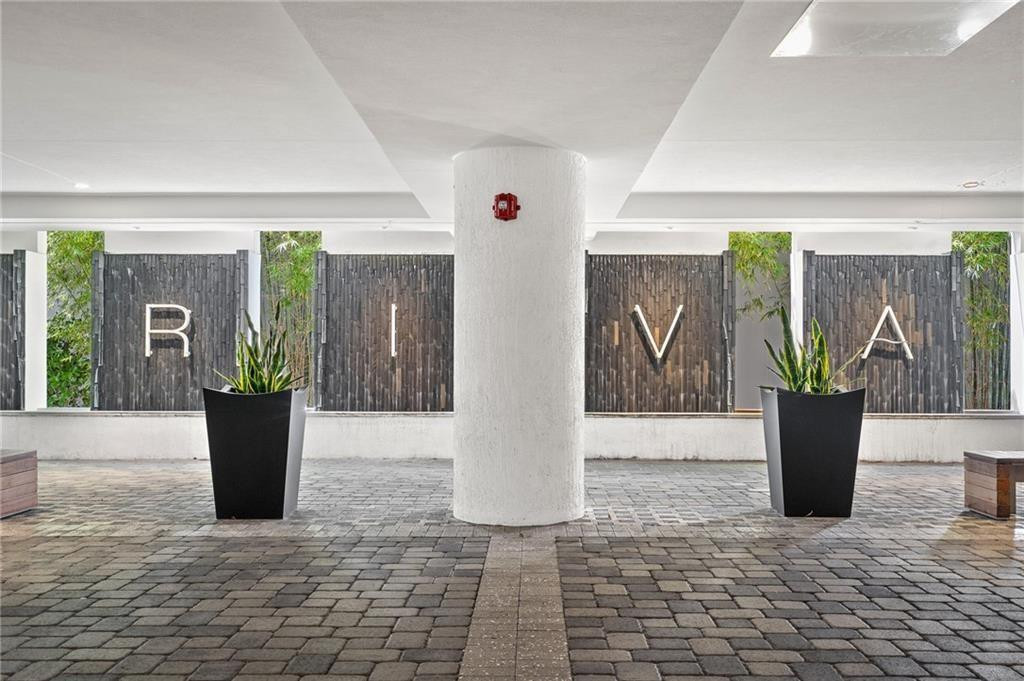 1180 N Federal Hwy 1203