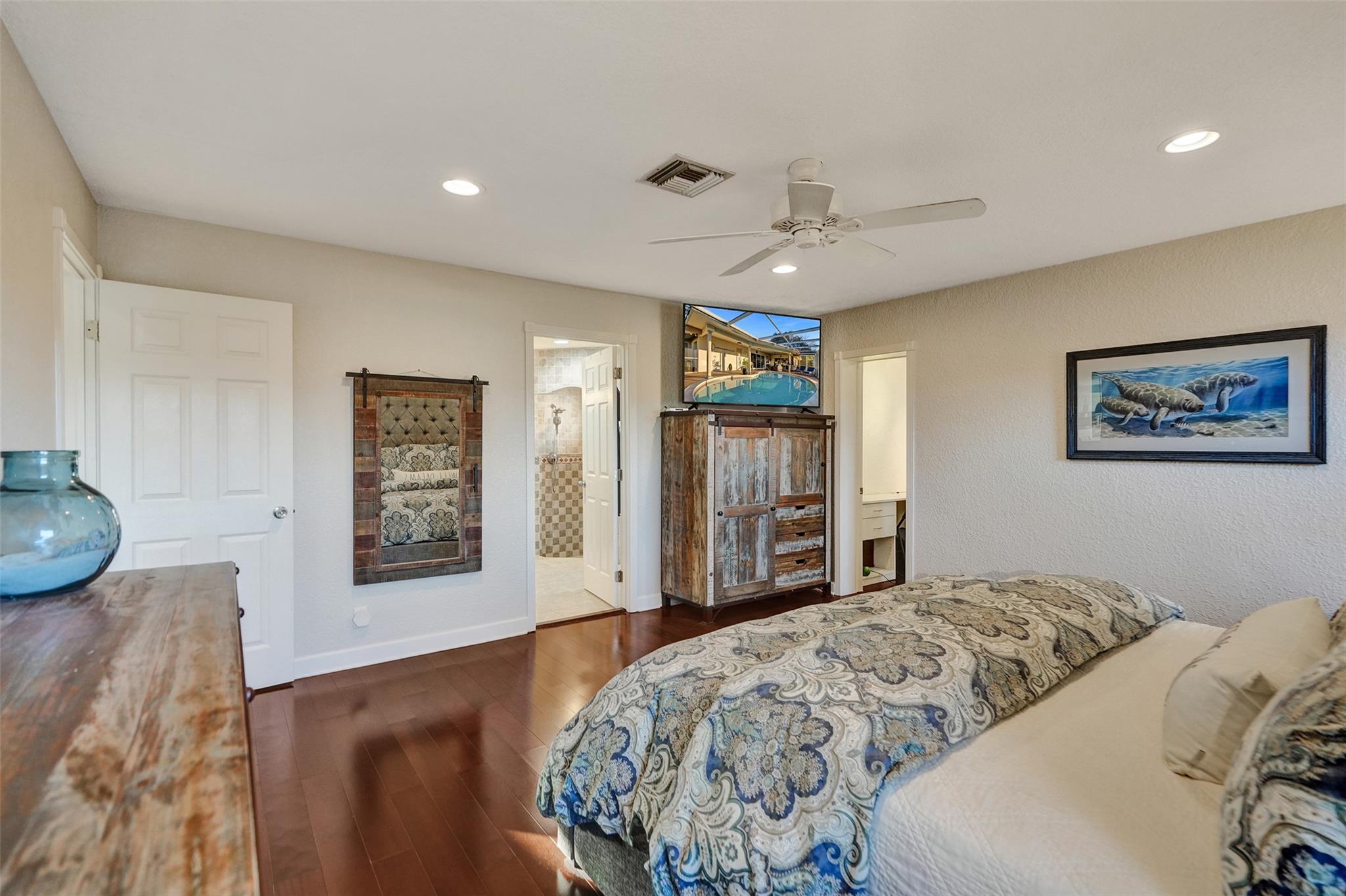 4909 N Travelers Palm Ln