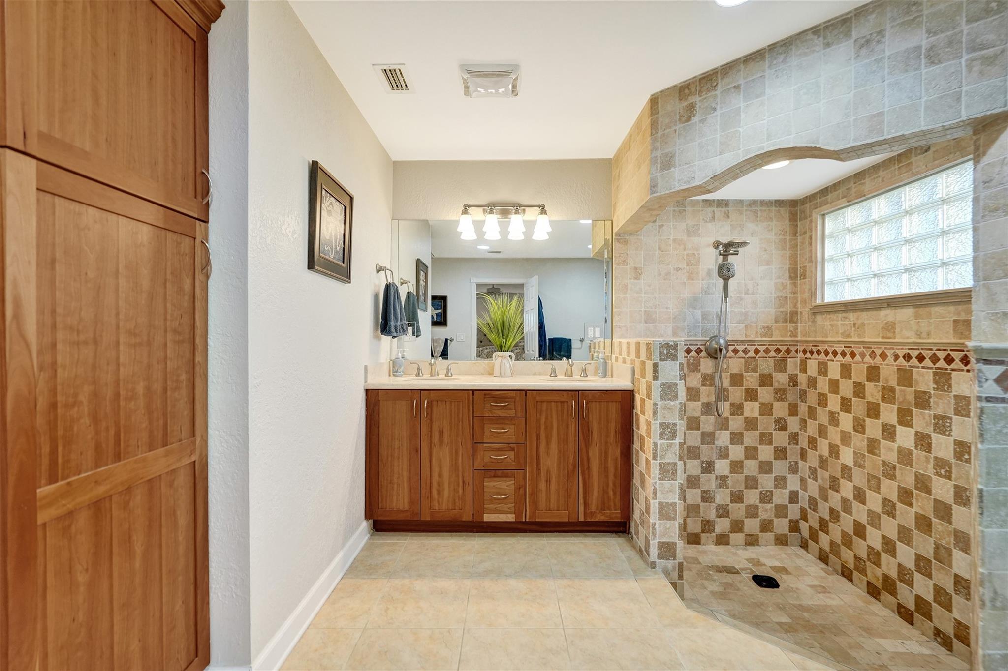 4909 N Travelers Palm Ln