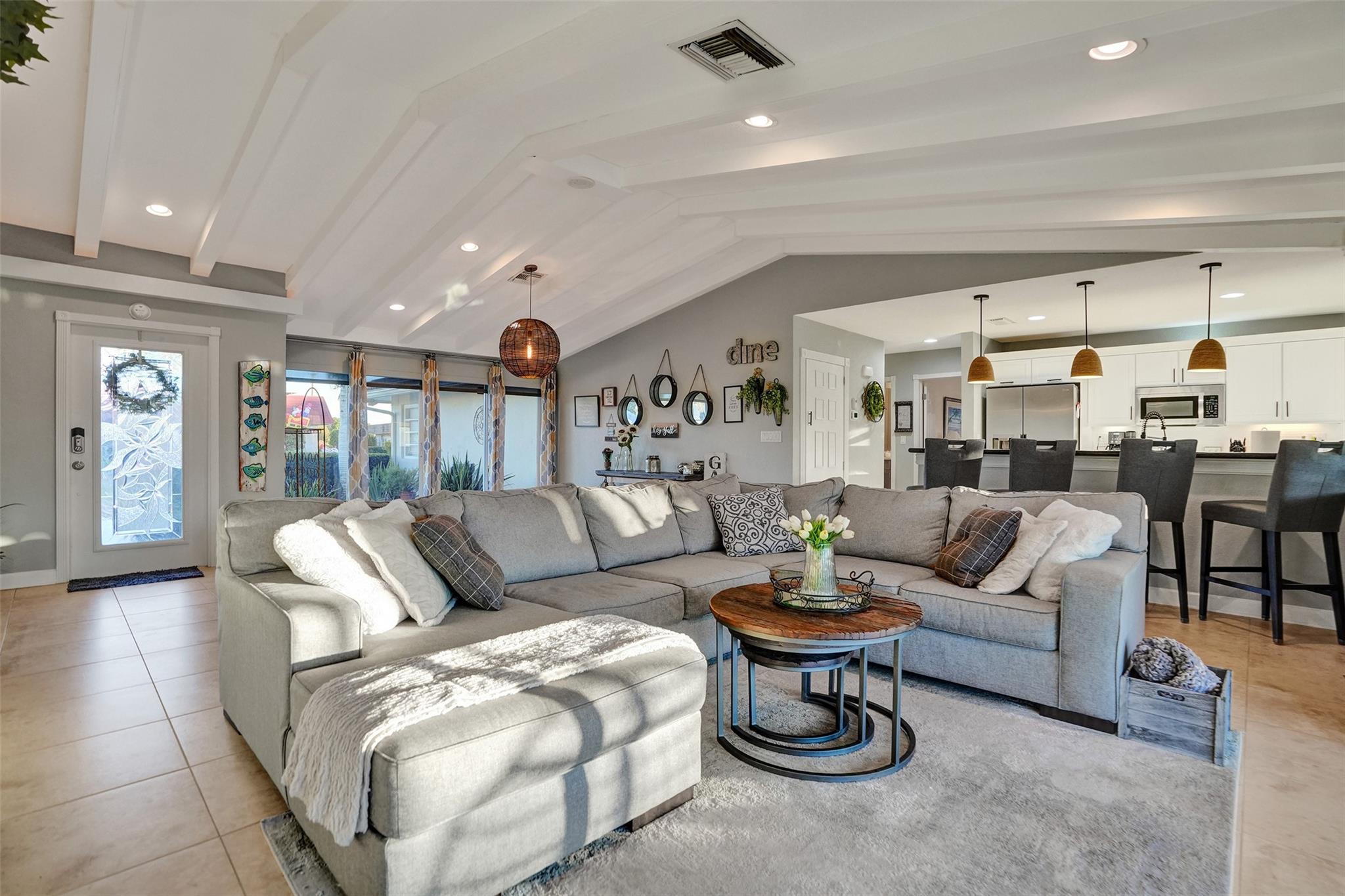 4909 N Travelers Palm Ln