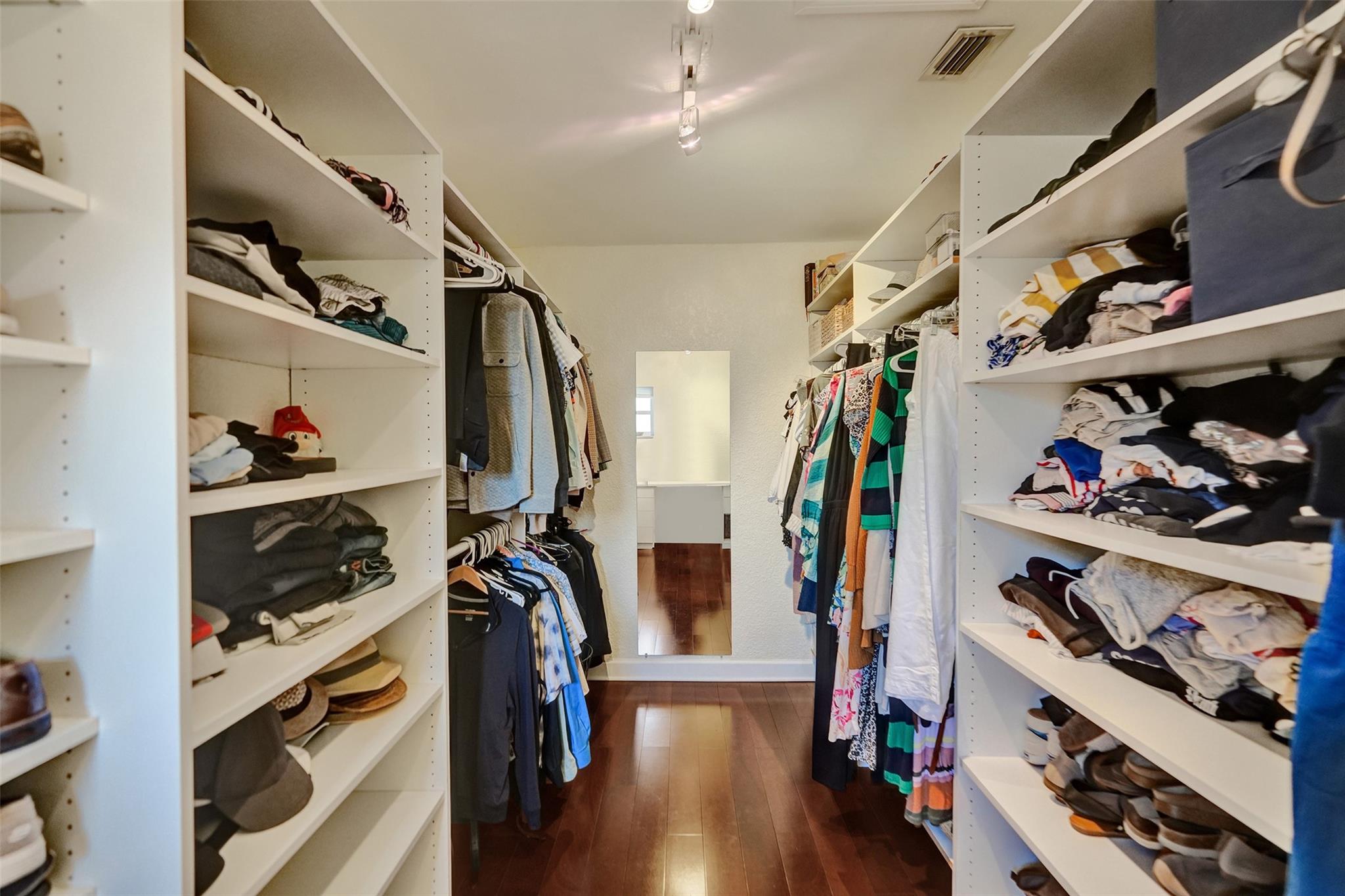 4909 N Travelers Palm Ln