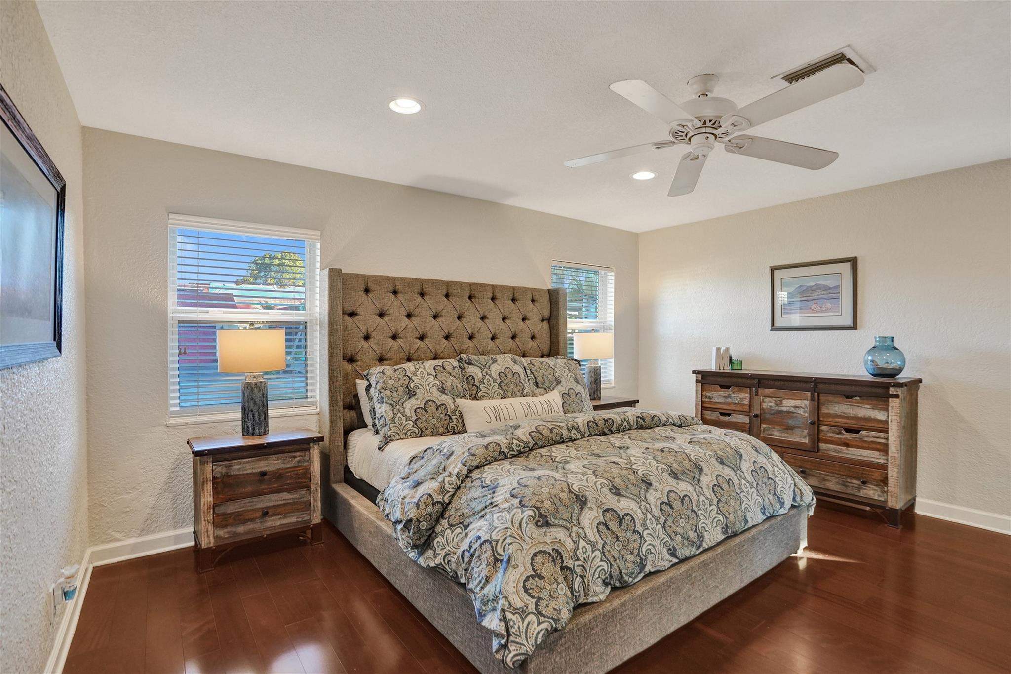 4909 N Travelers Palm Ln