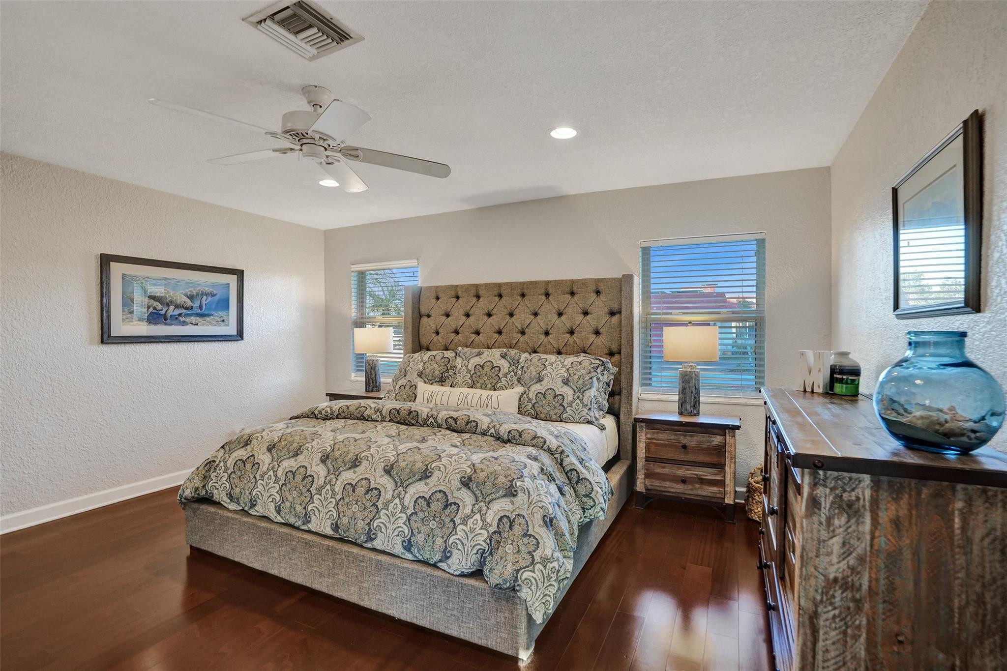 4909 N Travelers Palm Ln