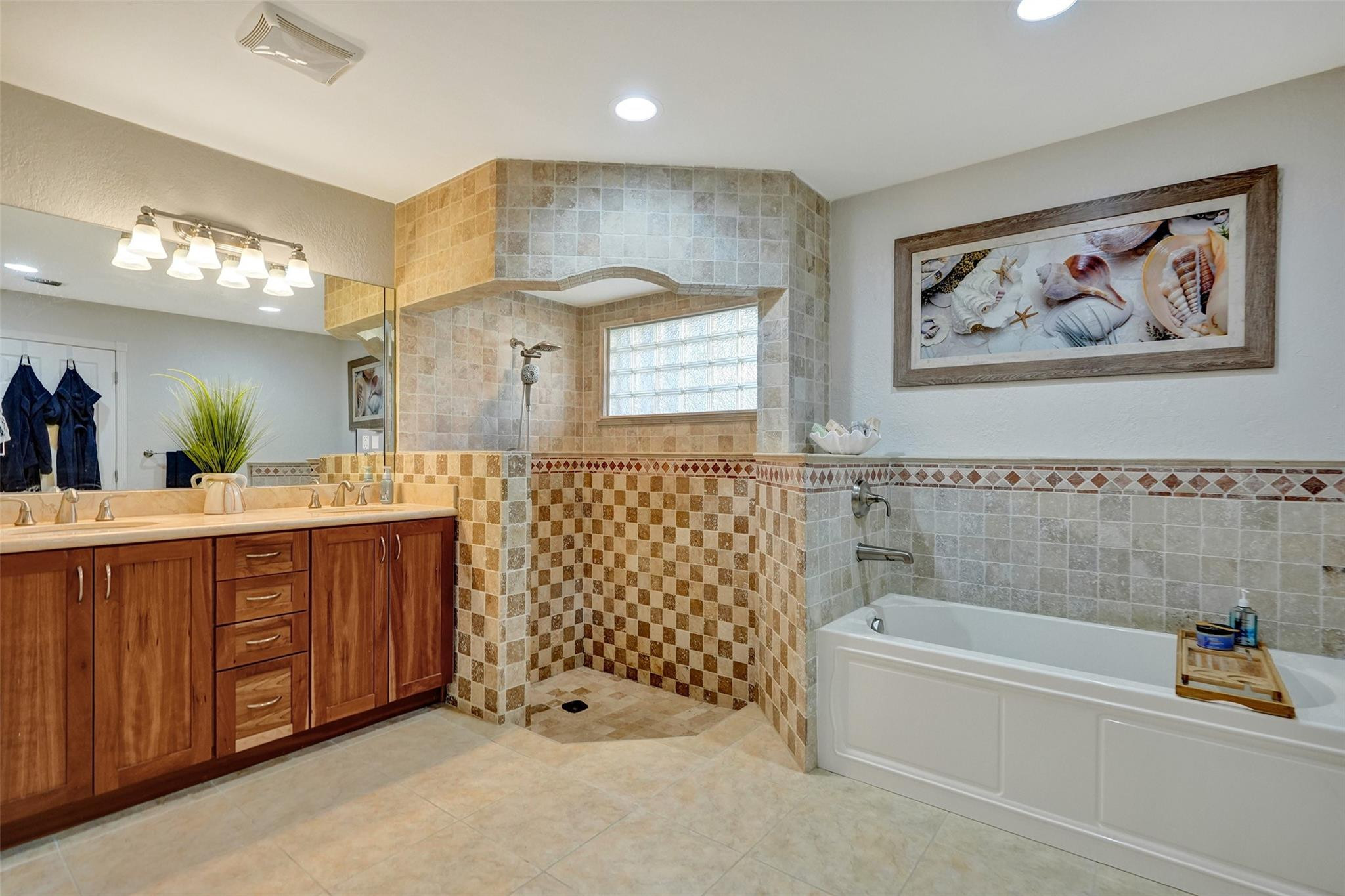 4909 N Travelers Palm Ln