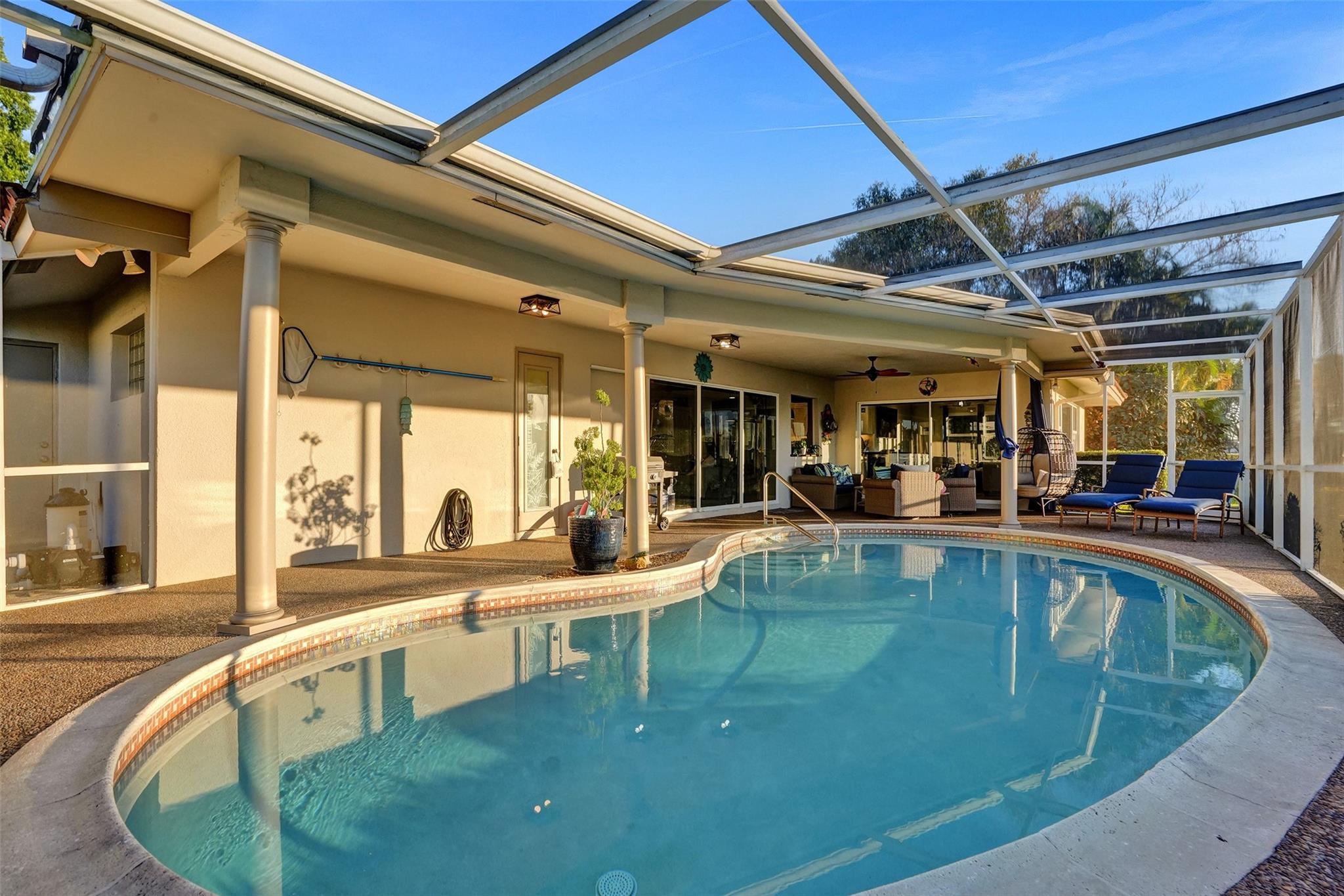 4909 N Travelers Palm Ln