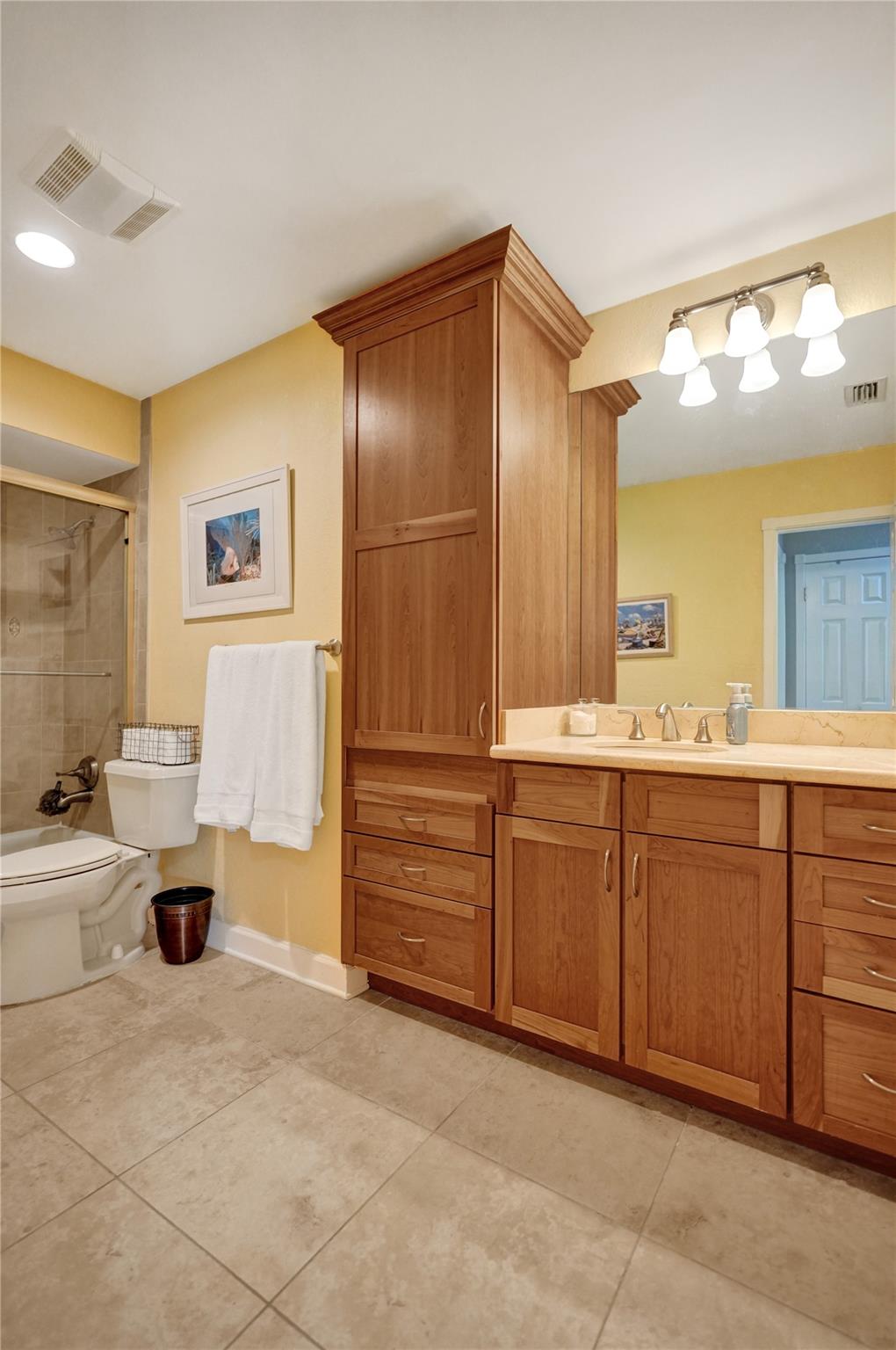 4909 N Travelers Palm Ln