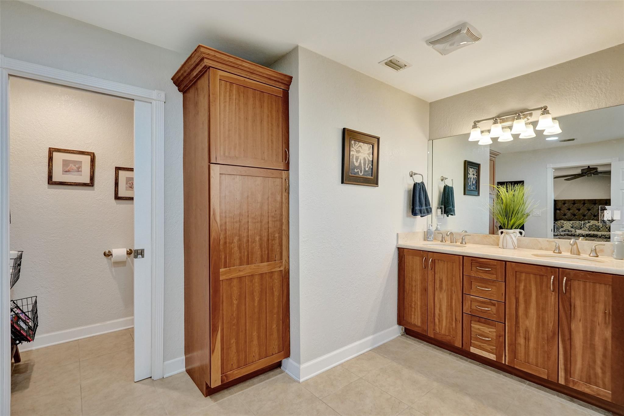 4909 N Travelers Palm Ln