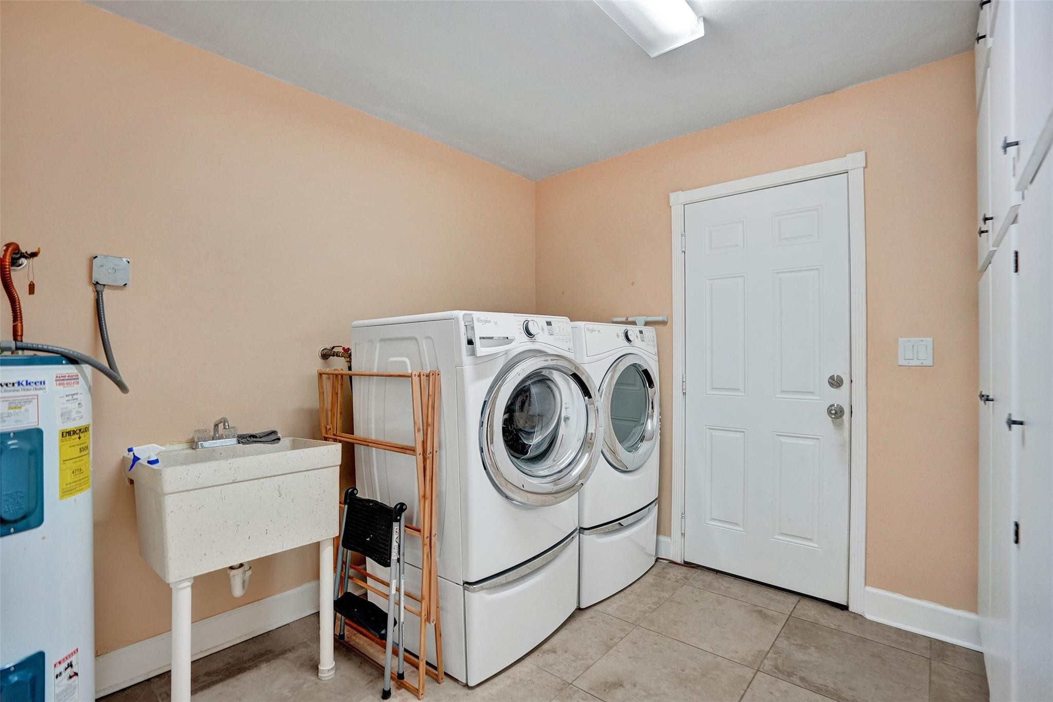 4909 N Travelers Palm Ln