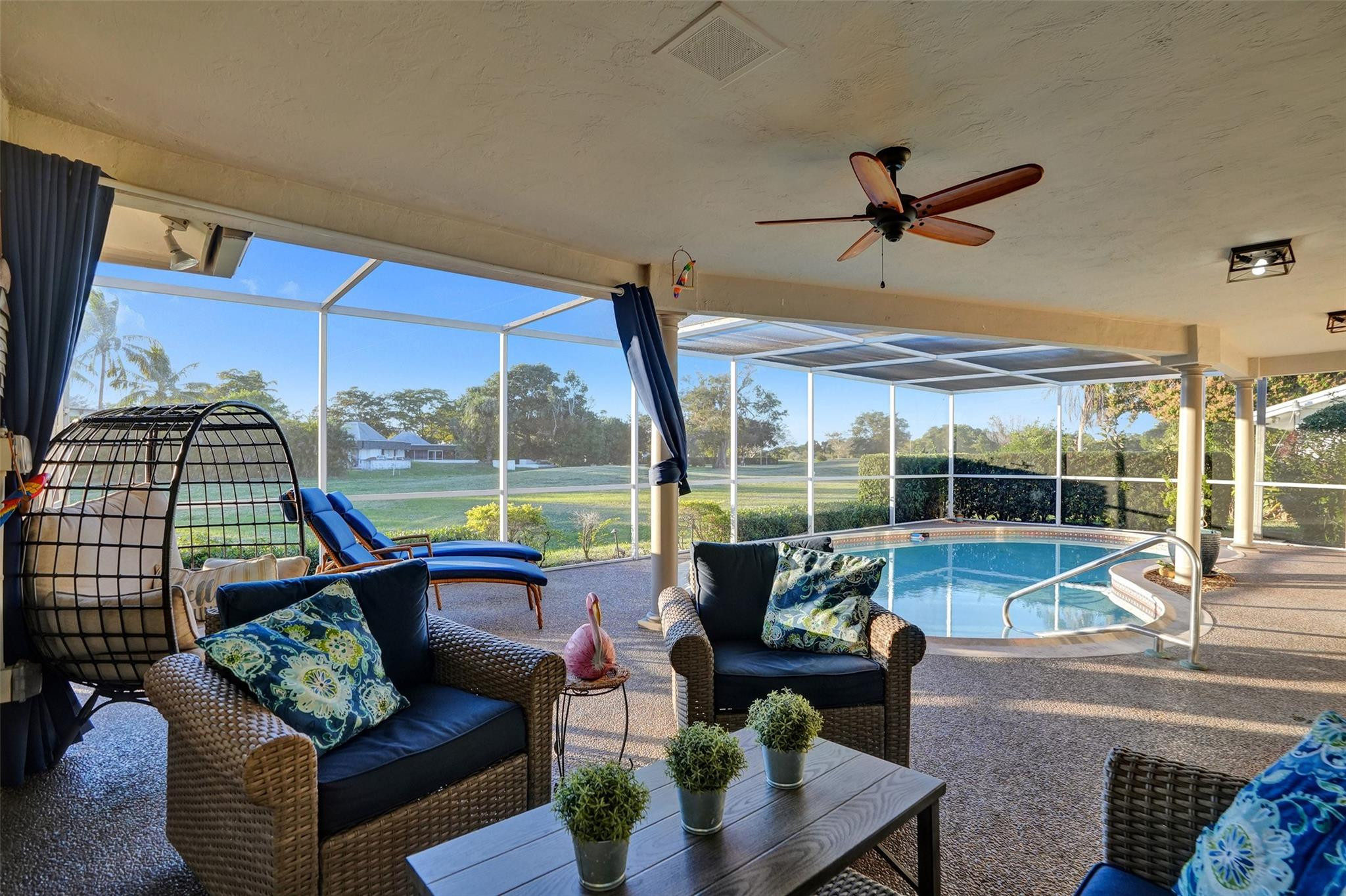 4909 N Travelers Palm Ln