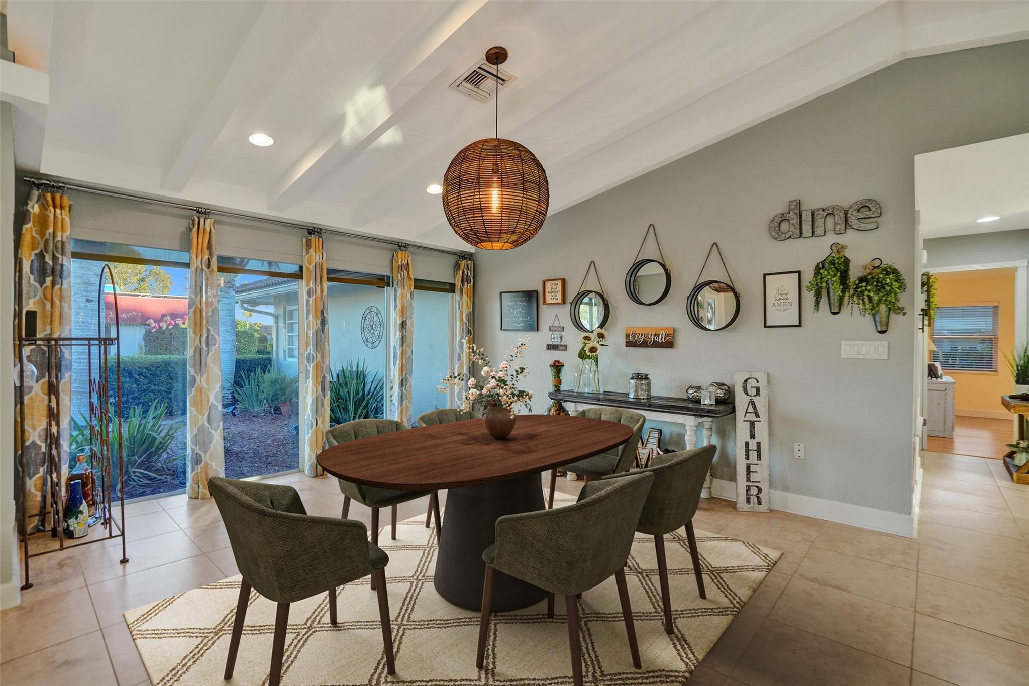 4909 N Travelers Palm Ln