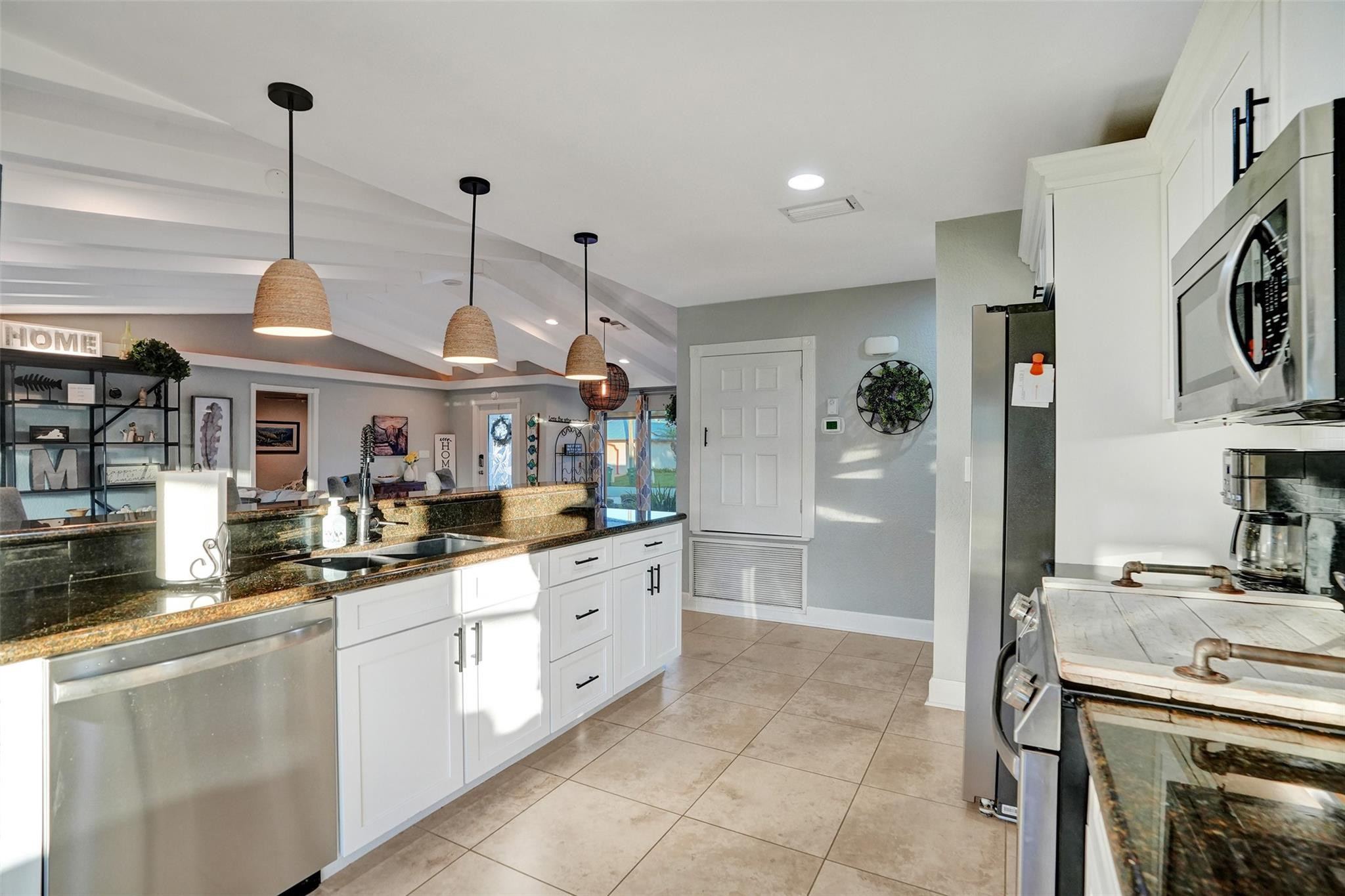 4909 N Travelers Palm Ln