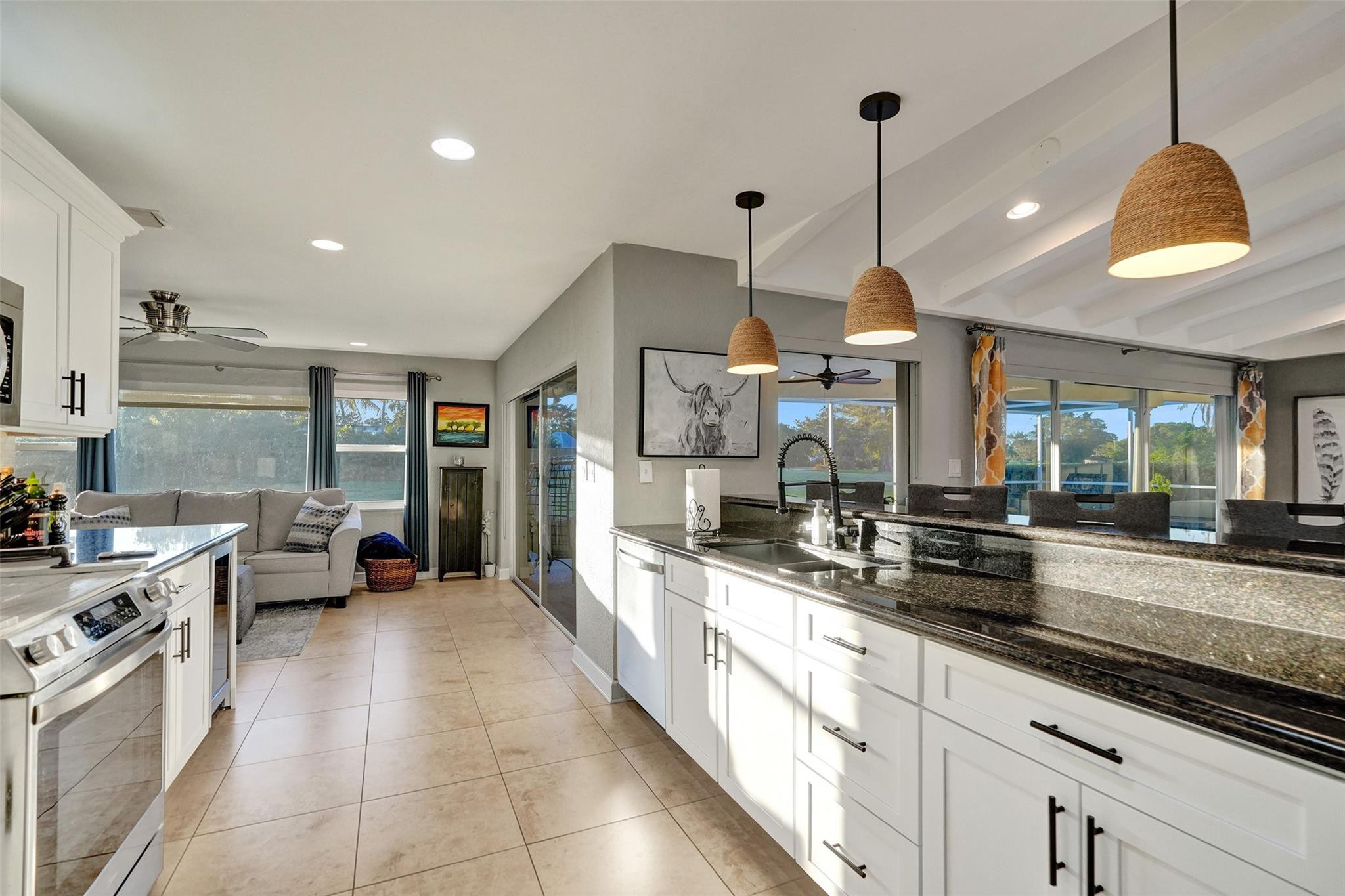 4909 N Travelers Palm Ln