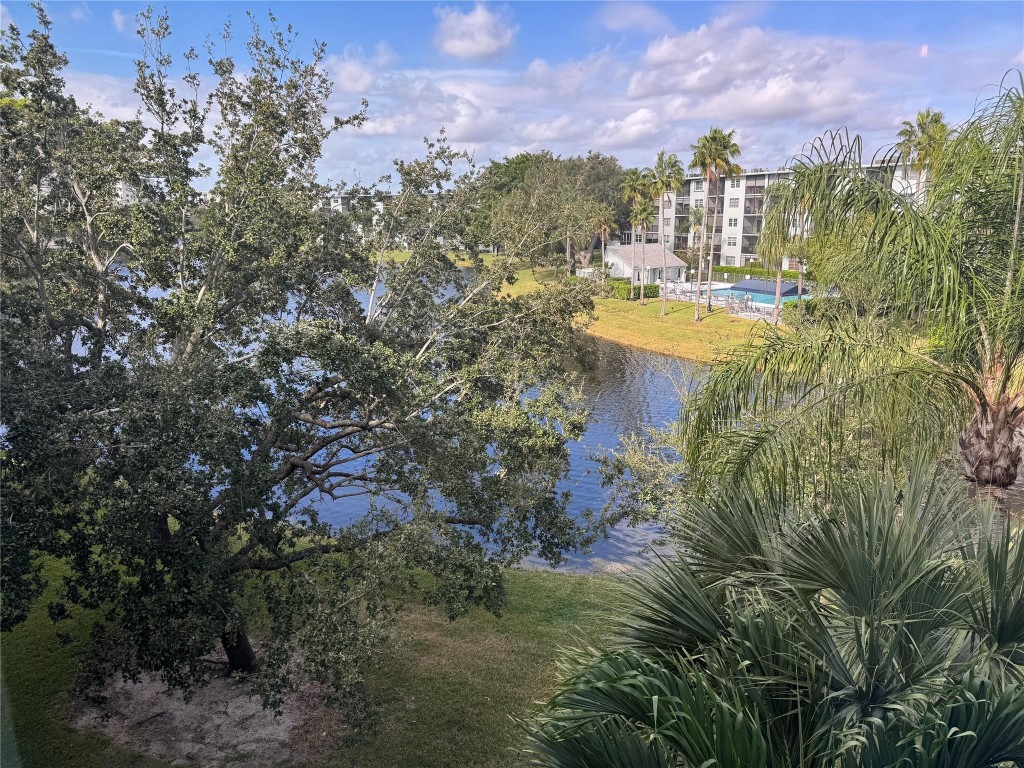 2104 S CYPRESS BEND DRIVE 405