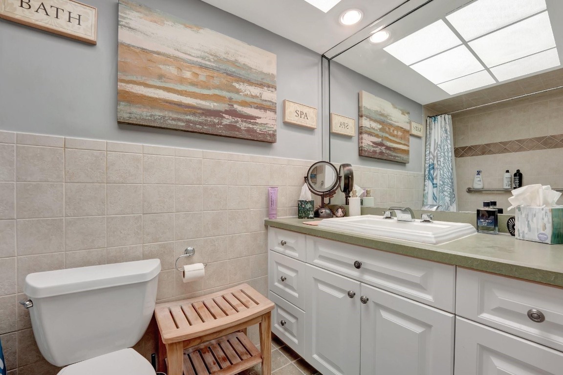 1300 N Ocean Blvd 405