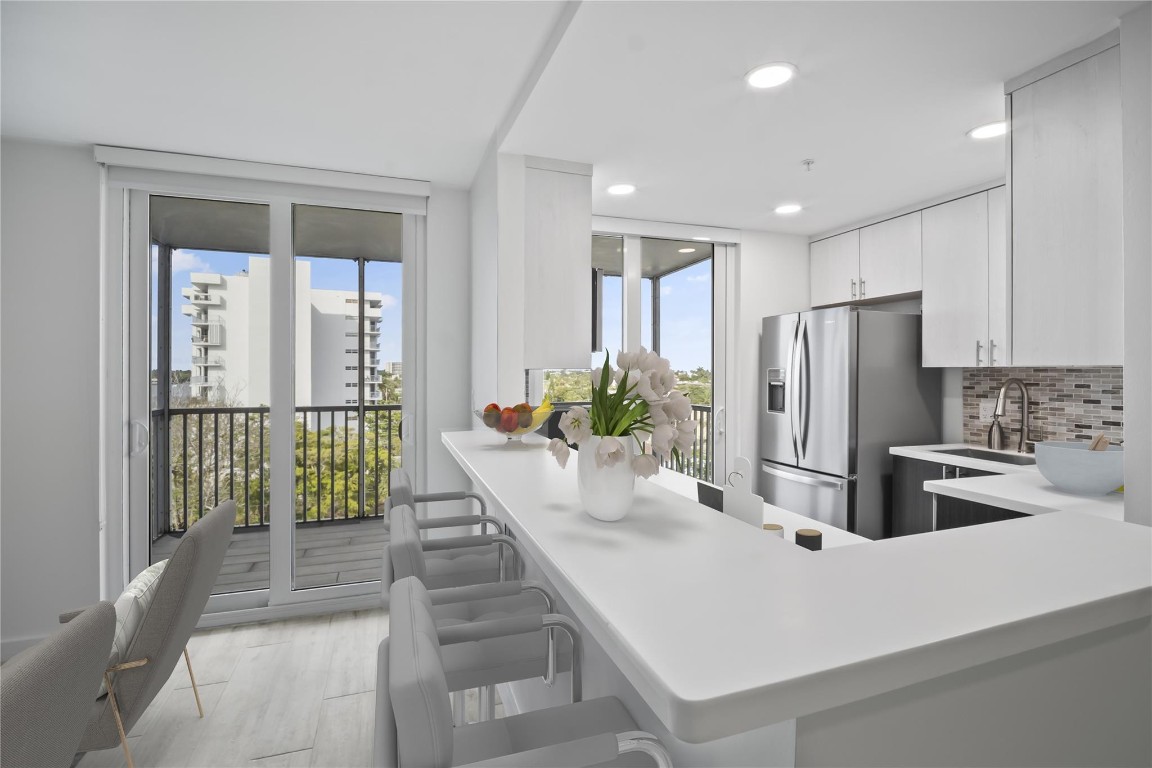 1505 N Riverside Dr 608