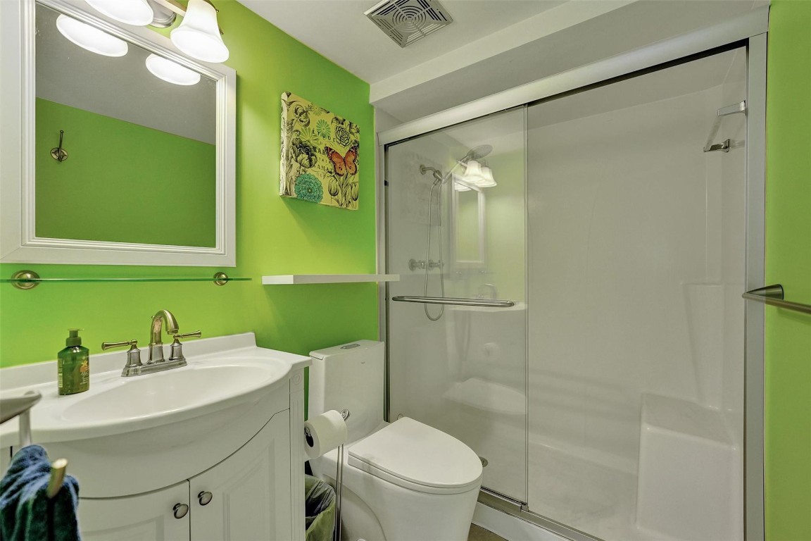 1785 N Andrews Sq 201