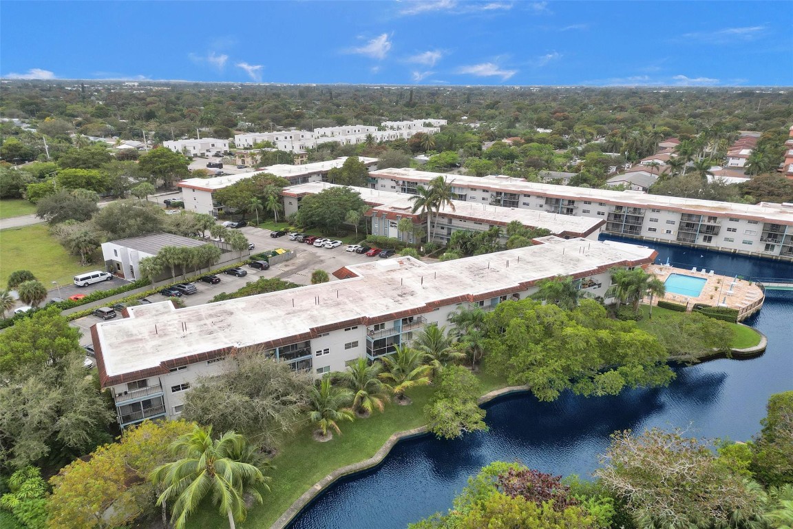 1785 N Andrews Sq 201