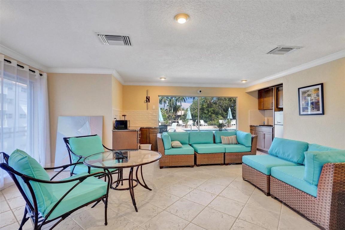 1785 N Andrews Sq 201