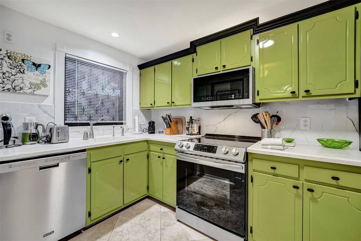 1785 N Andrews Sq 201