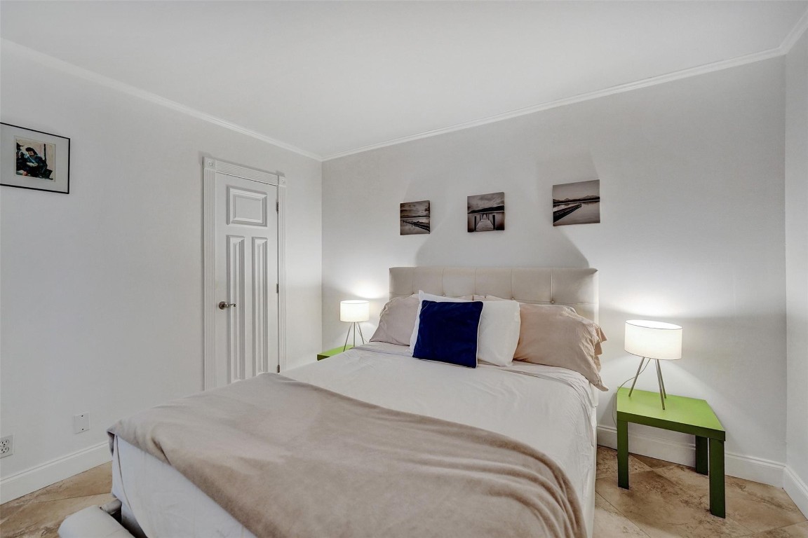 1785 N Andrews Sq 201