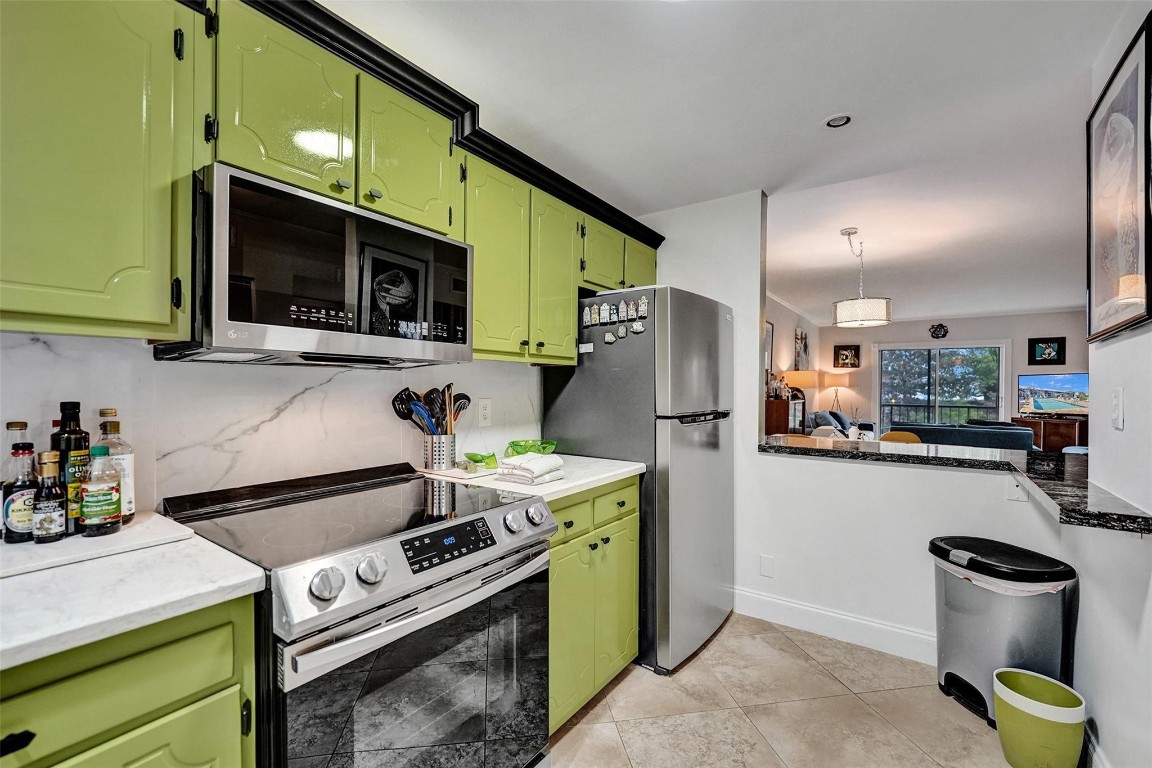 1785 N Andrews Sq 201