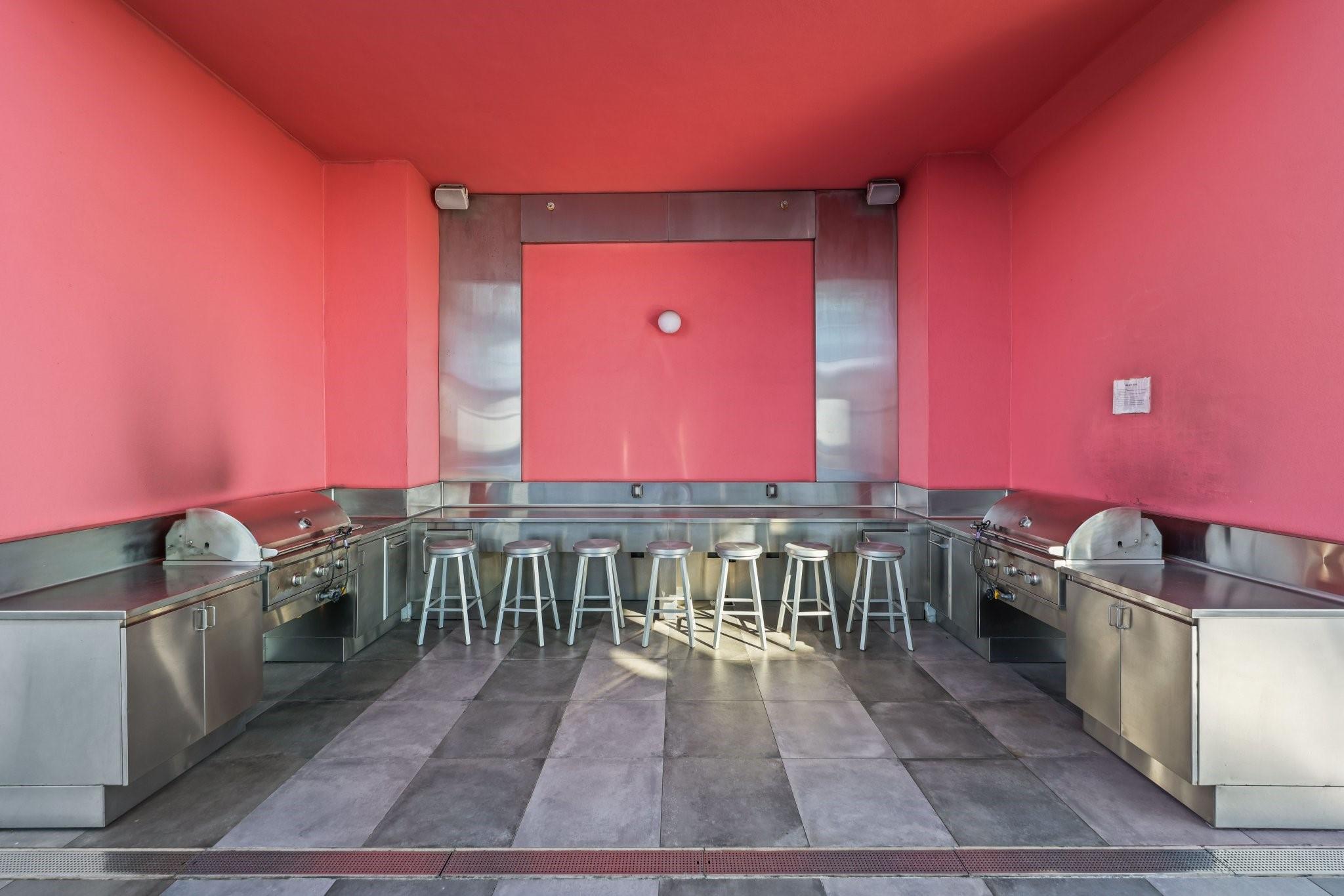 2000 Metropica Way PH01