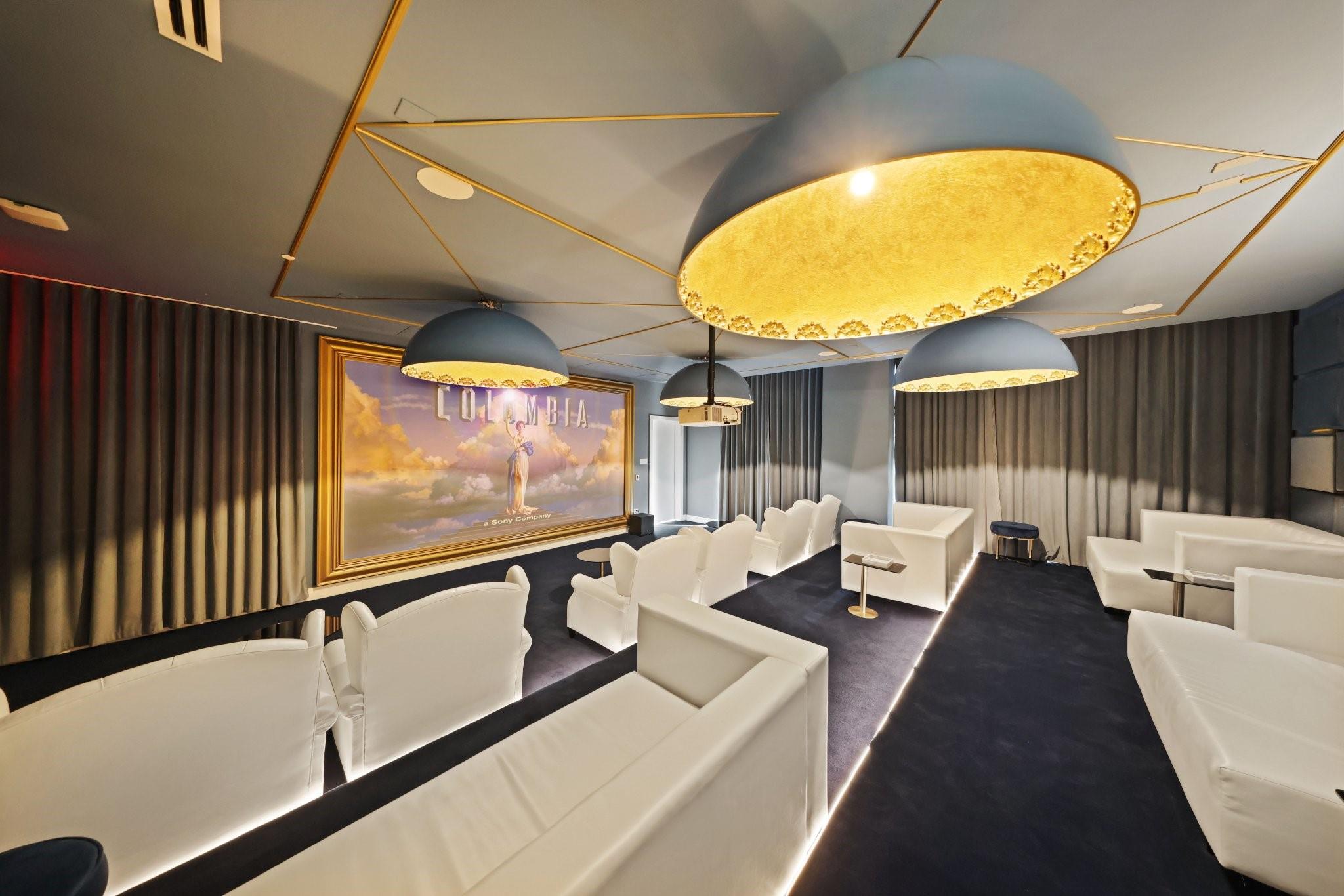 2000 Metropica Way PH01