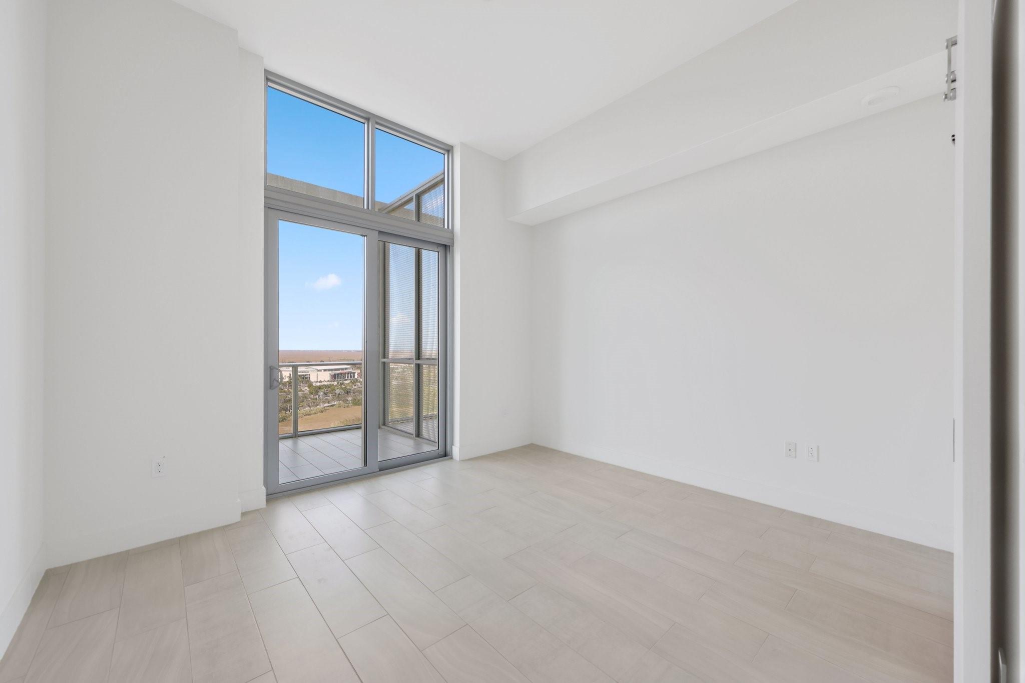 2000 Metropica Way PH01