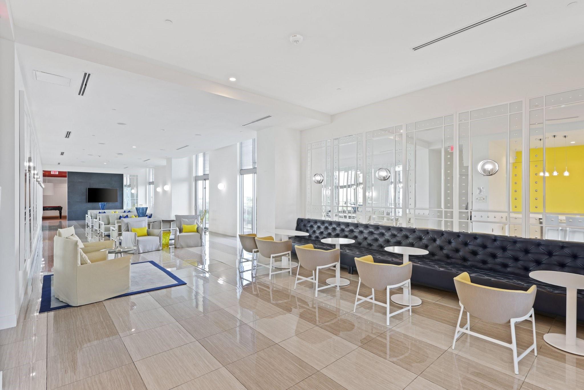 2000 Metropica Way PH01