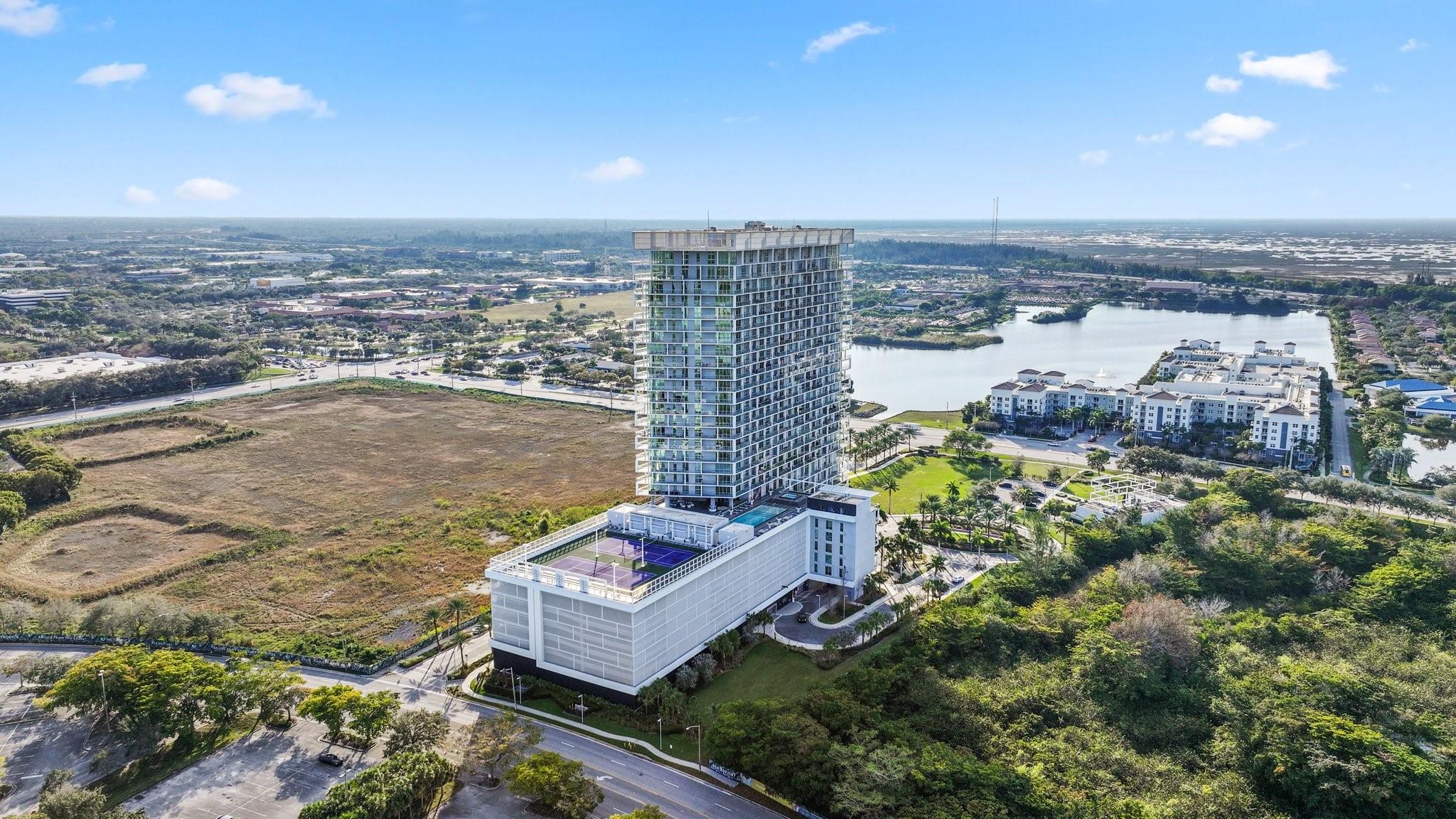 2000 Metropica Way PH01