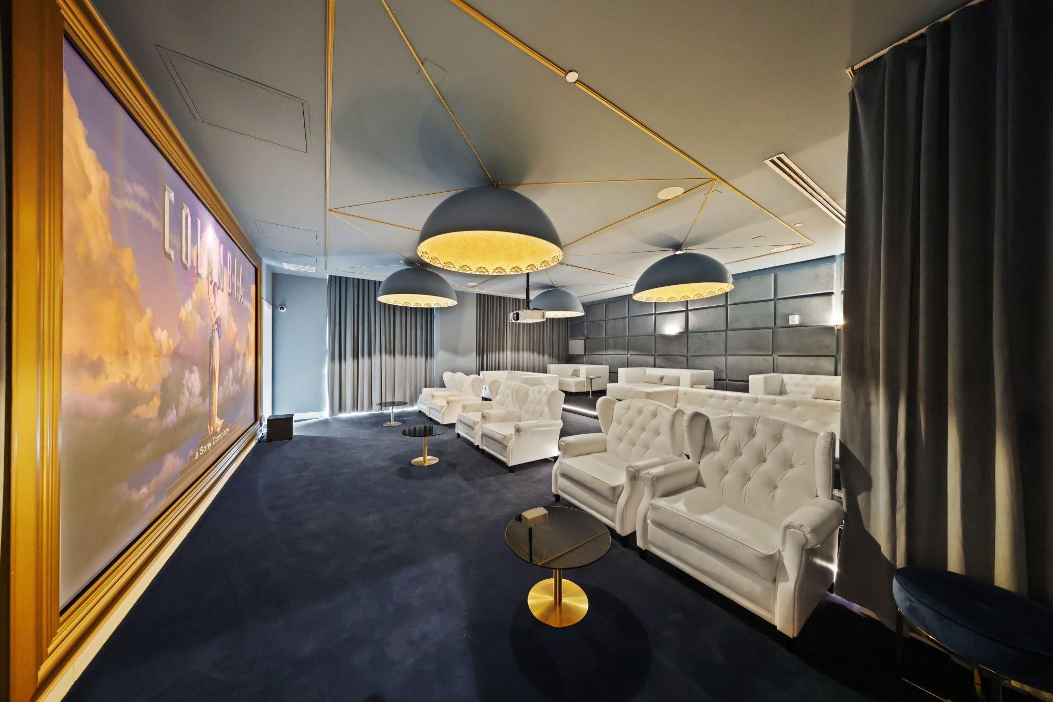 2000 Metropica Way PH01