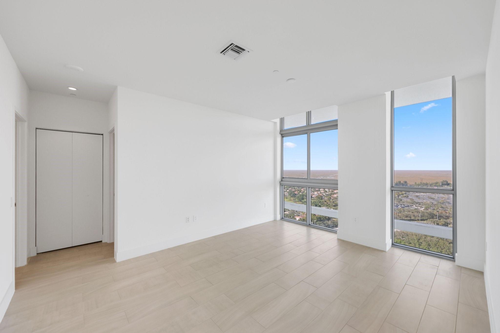 2000 Metropica Way PH01